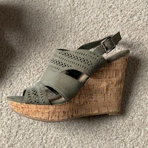 American rag wedges: Olive green